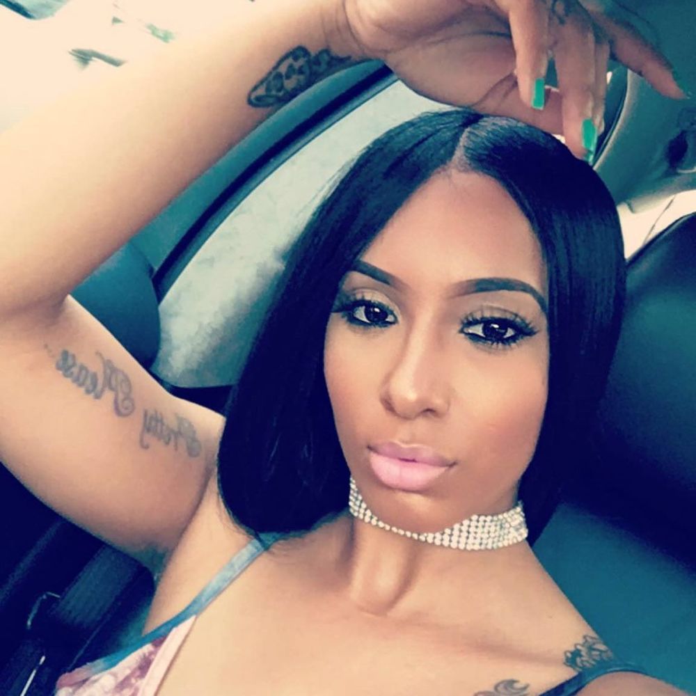 Meet your Posher, Alexis